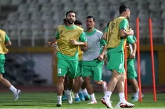 تصویر خبر رونمایی قلعه&zwnj;نویی از لیست اولیه تیم ملی فوتبال؛ بازگشت بیرانوند و خلیل&zwnj;زاده