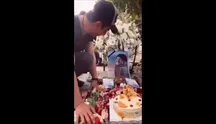 (ویدئو) جشن تولد ۵۴ سالگی عمو پورنگ کنار مزار مادرش