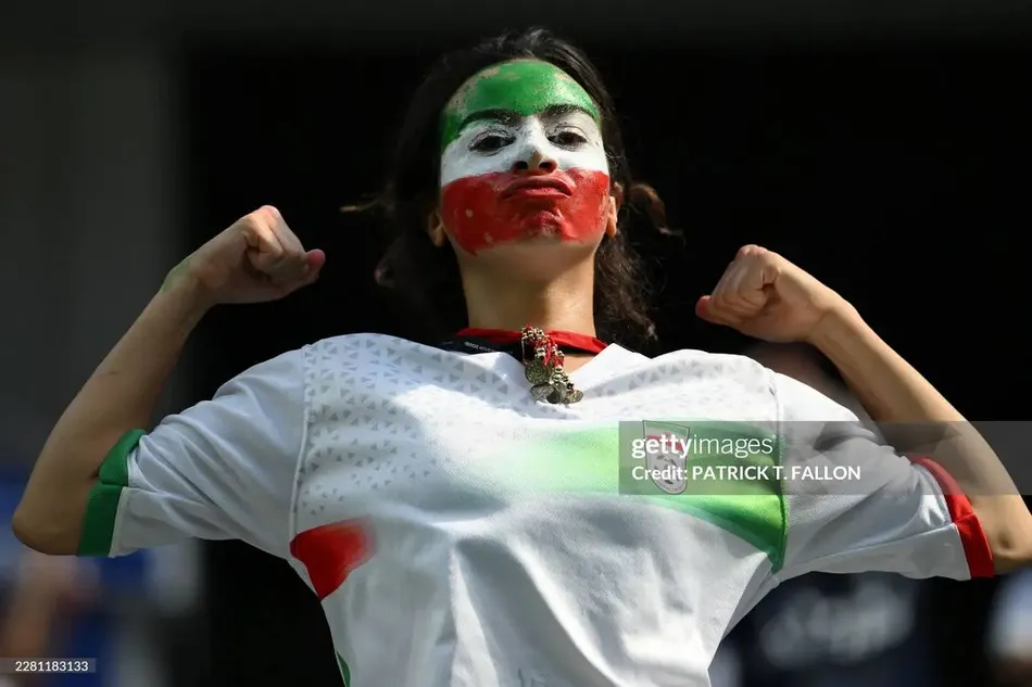 هواداران تیم ملی ایران در بازی با نیوزیلند