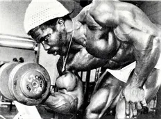 تصویر خبر رابی رابینسون کیست؟ آشنایی با رابی رابینسون، آقای لایف&zwnj;استایل بدن&zwnj;سازی؛ از تحمل کم&zwnj;خونی داسی&zwnj;شکل تا نایب قهرمانی مستر المپیا؛ شاهزاده سیاه دنیای پرورش اندام