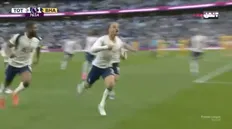 شادی بعد از گل ژاوی سیمونز پس از به ثمر رساندن سوپرگل مقابل برایتون در لیگ برتر انگلیس ۲۰۲۶