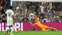 اولین مهار پنالتی یک دروازه&zwnj;بان بارسلونا در ال کلاسیکو پس از 34 سال!