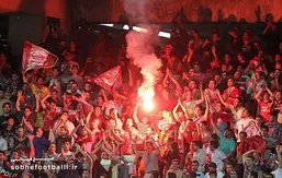 سپاهانی ها سر هوادار پرسپولیس را شکستند!