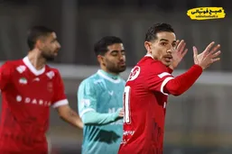 بازیکن جنجالی پرسپولیس در مسیر جدایی؛ رقابت سه تیم برای جذب احمدزاده