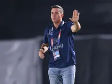 تصویر خبر فوری؛ سرمربی قهرمان پرسپولیس برای سه دقیقه سرمربی استقلال شد!