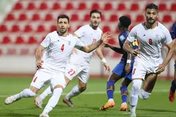 هت&zwnj;تریک شجاع خلیل زاده در تغییر کپشن و واکنش بسیار زشت به انتقادات؛ &laquo;این کلاغ است که به عقاب حمله می&zwnj;کند!&raquo;