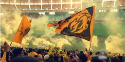 تجمع هواداران سپاهان مقابل استانداری اصفهان