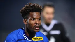 استقلال به وکلای اروپایی متوسل شد