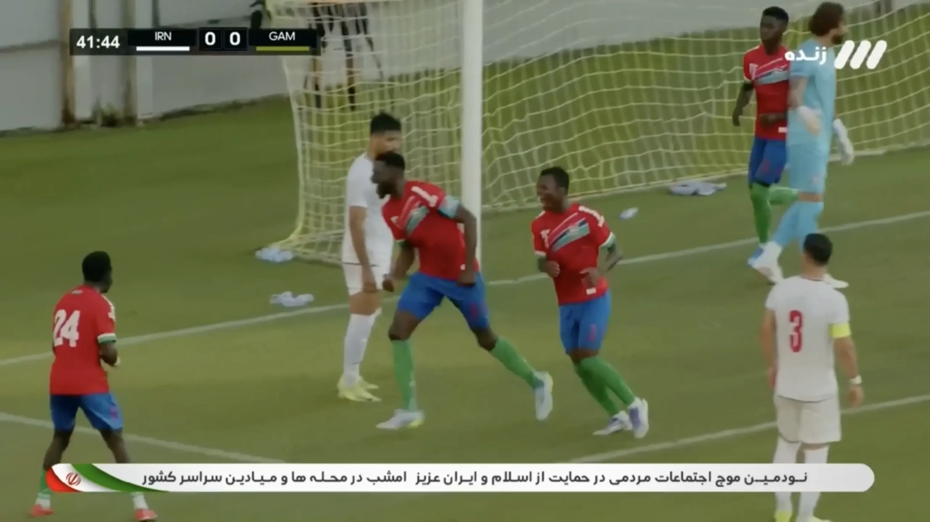 شادی بازیکنان گامبیا بعد از گل اول به ایران توسط عمر کولی دقیقه ۴۲
