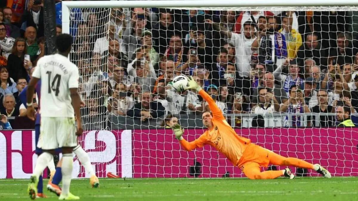 اولین مهار پنالتی یک دروازه&zwnj;بان بارسلونا در ال کلاسیکو پس از 34 سال!