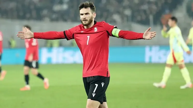 خویچا کواراتسخلیا وینگر پاری سن ژرمن و تیم ملی گرجستان