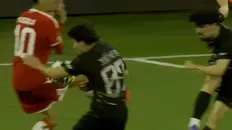 صحنه مشکوک به پنالتی در محوطه پاری سن ژرمن