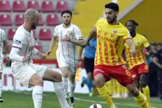 تصویر خبر اعلام مبلغ رضایت&zwnj;نامه علی کریمی؛ ادامه مذاکرات استقلال برای جذب حسین&zwnj;نژاد و سحرخیزان