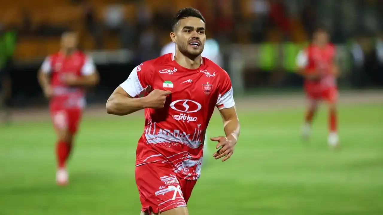 اوستون اورونوف در آستانه ثبت رکورد ۵۰ بازی برای پرسپولیس