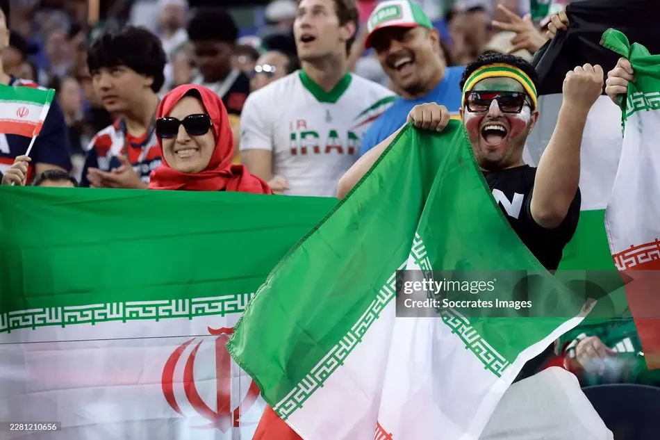 هواداران تیم ملی ایران در بازی با نیوزیلند