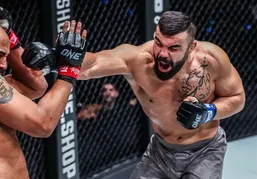 پیروزی مقتدرانه امیر علی&zwnj;اکبری مقابل تونی جانسون در سازمان ACA