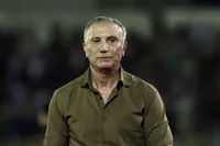 حمید درخشان: به هیچ وجه نباید استقلال را قهرمان اعلام کنند