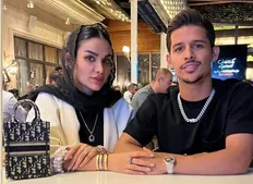 رونمایی مهدی قایدی از ساعت لاکچری&zwnj;ای که از دوستش هدیه گرفت؛ باشوی استقلال و ساعت لوکس در مچ دستش