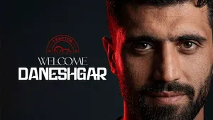 رسمی؛ محمد دانشگر پیراهن تراکتور را بر تن کرد