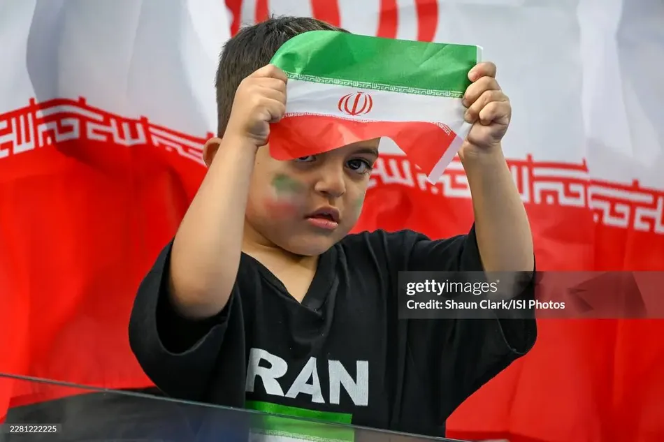 هواداران تیم ملی ایران در بازی با نیوزیلند