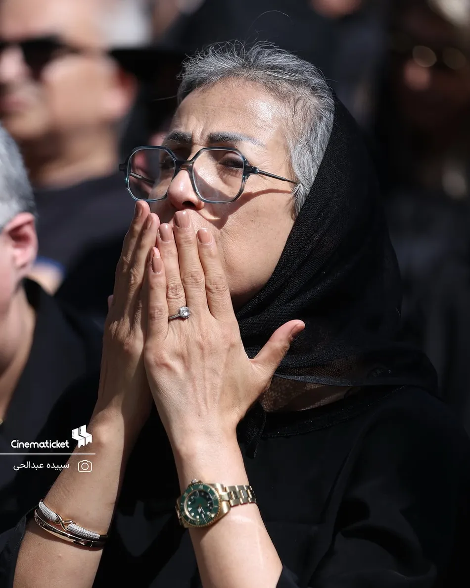 هنرمندان در مراسم تشییع اکبر عبدی