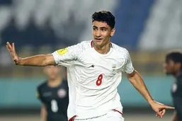 رونمایی از اولین خرید استقلال؛ هافبک ملی&zwnj;پوش پیراهن آبی را انتخاب کرد