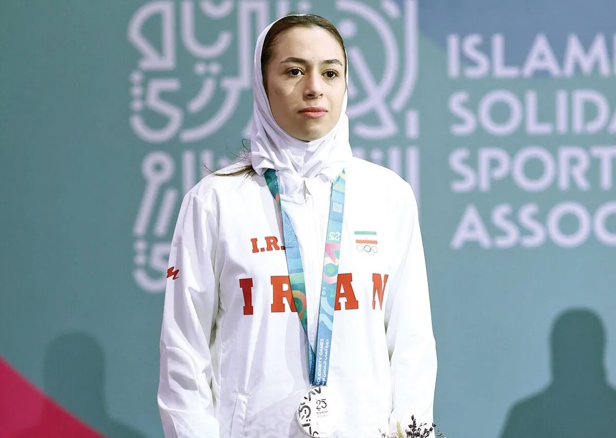 افتخار من این است؛ مدالم تقدیم رهبر انقلاب شد