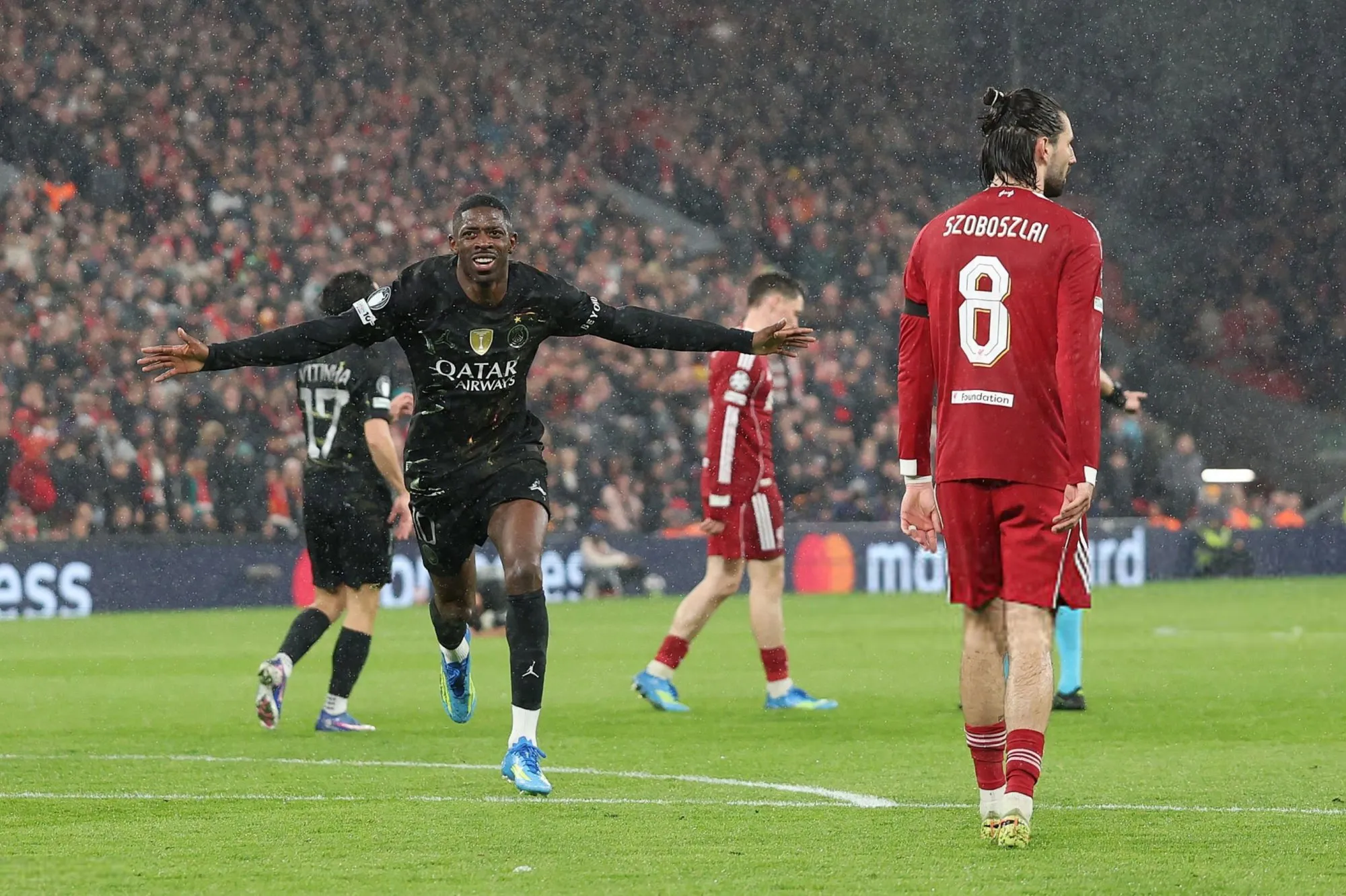 شادی گل عثمان دمبله مقابل دومینیک سوبوسلای در جریان پیروزی ۲-۰ پاریسنژرمن مقابل لیورپول در آنفیلد؛ لیگ قهرمانان اروپا ۲۰۲۶ شادی گل عثمان دمبله مقابل دومینیک سوبوسلای در جریان پیروزی ۲-۰ پاریسنژرمن مقابل لیورپول در آنفیلد؛ لیگ قهرمانان اروپا ۲۰۲۶