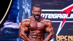 سلام نظامی هادی چوپان در فینال مسترالمپیا