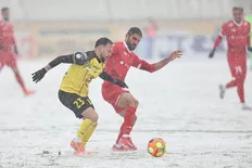 تصویر خبر بررسی گروهی از بازیکنان پرسپولیس که برای ویزای آمریکا اقدام کردند