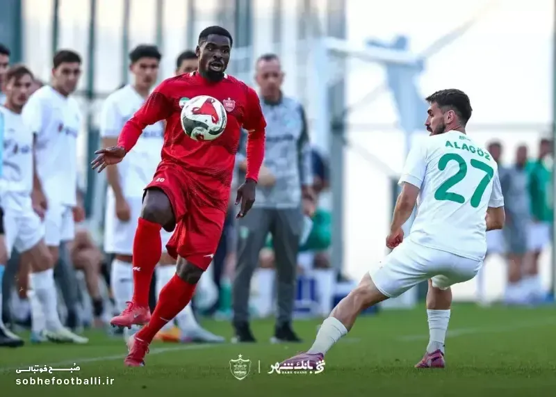 حضور سرژ اوریه خرید جدید پرسپولیسی ها در چمن ورزشگاه نقش جهان!
