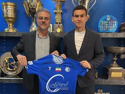 رستم آشورماتوف رسما استقلالی شد