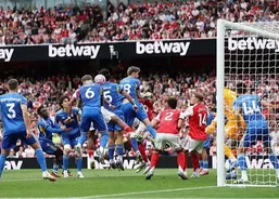 سیو بی نظیر کالافیوری در مقابل دروازه!