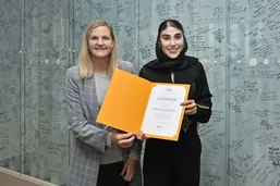 امضای ناهید کیانی روی دیوار مشهور المپیک در لوزان