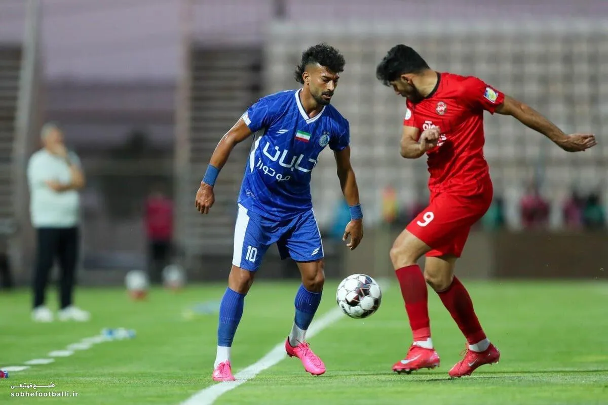 فیلم لحظه جنجالی: کتک&zwnj;کاری رضاییان و خلیل&zwnj;زاده بعد از استقلال &ndash; تراکتور!