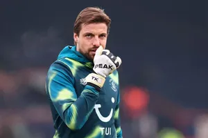 دروازه&zwnj;بان خاطره&zwnj;انگیز هلندی از دنیای فوتبال خداحافظی کرد