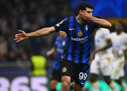 طارمی از سری&zwnj;آ دل نمی&zwnj;کَند