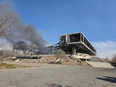 تصویر خبر سالن دوازده هزار نفری آزادی با موشک تخریب شد