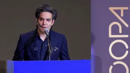 شروع مراسم توپ طلای فوتبال ایران با اجرای نبویان