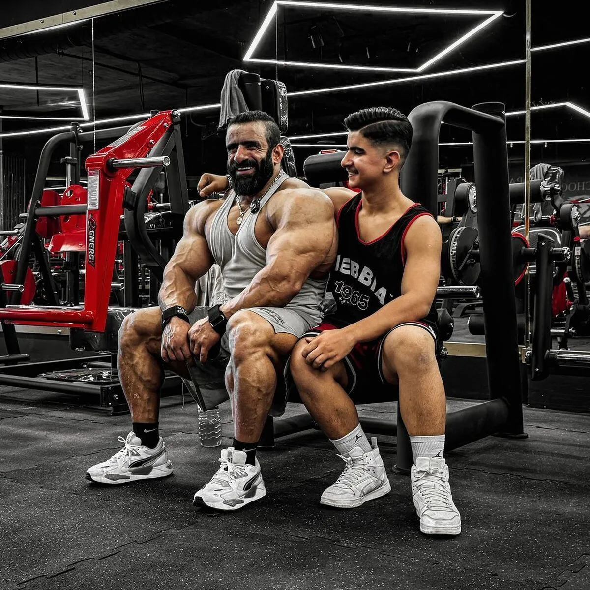 تمرین پرفشار هادی چوپان در کنار پسرش؛ &laquo;گرگ ایرانی&raquo; قهرمان آینده مستر المپیا را می&zwnj;سازد