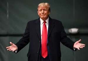 ادعای جدید ترامپ: کشتی ایرانی حامل &laquo;هدیه چین&raquo; را توقیف کردیم، باور نمیکردم شی با من تفاهم دارد!