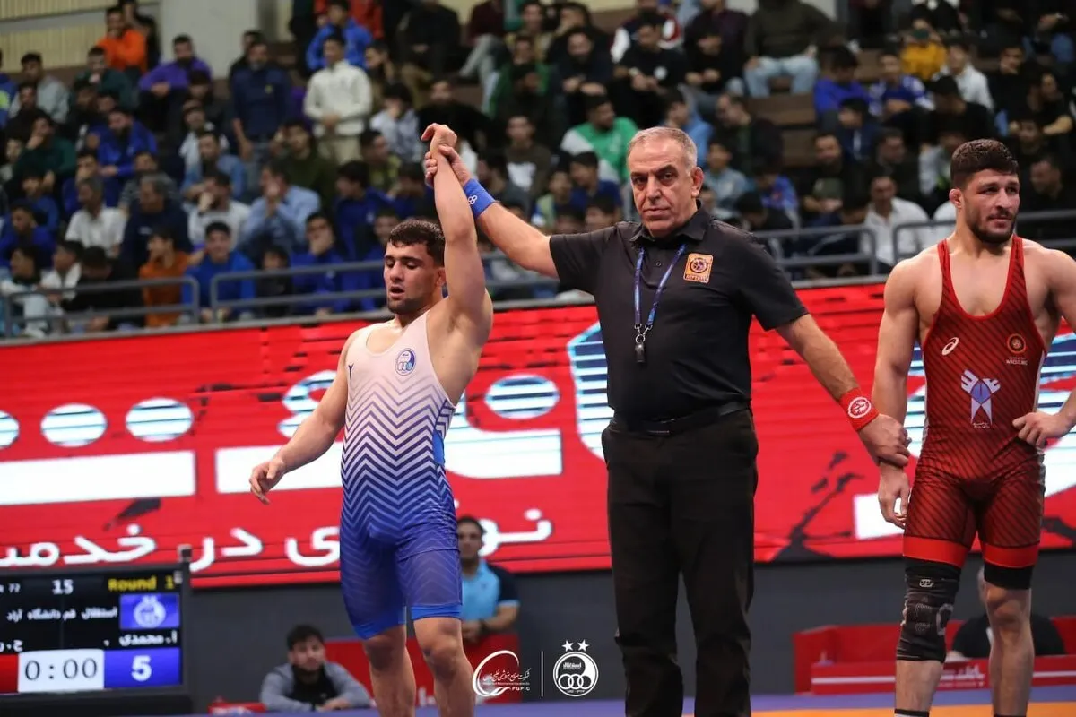 صعود مقتدرانه تیم کشتی فرنگی استقلال به فینال لیگ برتر