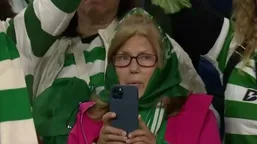 عشق حد و مرز ندارد؛ هوادار مسن اسپورتینگ در ورزشگاه