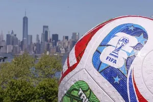 یک آگهی عجیب؛ فوتبال ببین، ۵۰ هزار دلار حقوق بگیر!