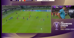 جنجال بی&zwnj;سابقه در نیمه&zwnj;نهایی آسیا؛ رد گل به دلیل اختلاف یک صدم ثانیه! / شباب الاهلی خواهان تکرار بازی شد