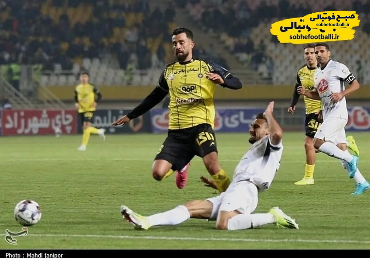 حضور مشکوک آرش رضاوند در بازی حساس سپاهان و تراکتور