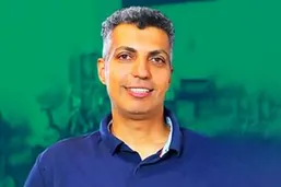 حمله مجری تلوزیونی به عادل فردوسی پور+ویدیو