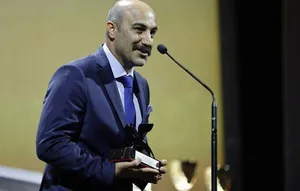 محسن تنابنده: ما خانوادگی استقلالی هستیم، اما مادرم نمی&zwnj;گذاشت بازی&zwnj;های استقلال را ببینم؛ خوشحال می&zwnj;شوم بازیکن پرسپولیس ادایم را در بیاورد