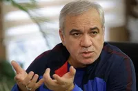 (ویدئو) فتح‌الله‌زاده: من و فرهاد مجیدی با مدیر النصر گل کوچیک بازی کردیم و ۶ تا زدیم