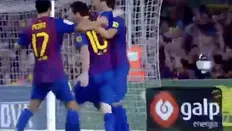 شادی گل لیونل مسی، پدرو و بازیکنان بارسلونا پس از گلزنی به اتلتیکو مادرید در پیروزی ۵-۰